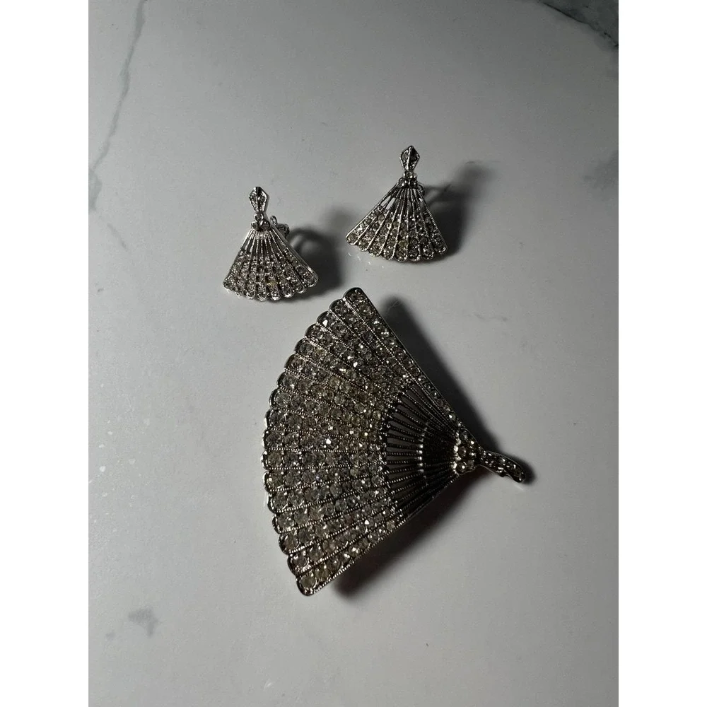 VTG ORA Rhinestone Brooch Pin Fan Shaped And Clip On Earrings Silver Ton 1950s